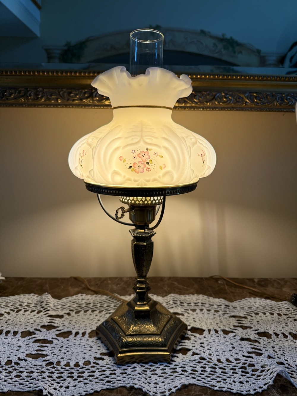 VTG Fenton 1995 Kristen’s Floral Handpainted Student Lamp Medallion Collection - Picture 11 of 14